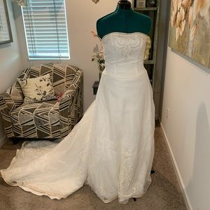 David’s Bridal Michelangelo Wedding Dress